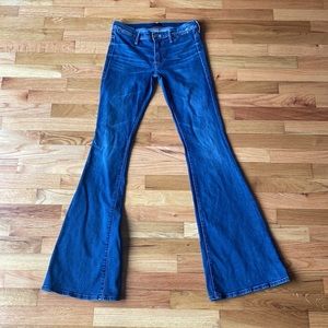 Mother Denim The Curfew bells size 26. Mid rise Barely worn.